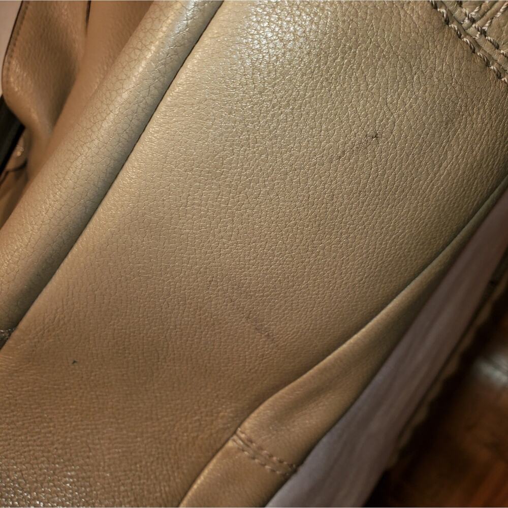 COACH LARGE GREY LEATHER 3 COMPARTMENT SAT⦠- Picture 7 of 9